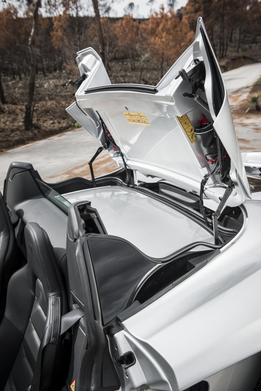  McLaren MP4-12C Spyder 2012 года  (фото 5 из 270)